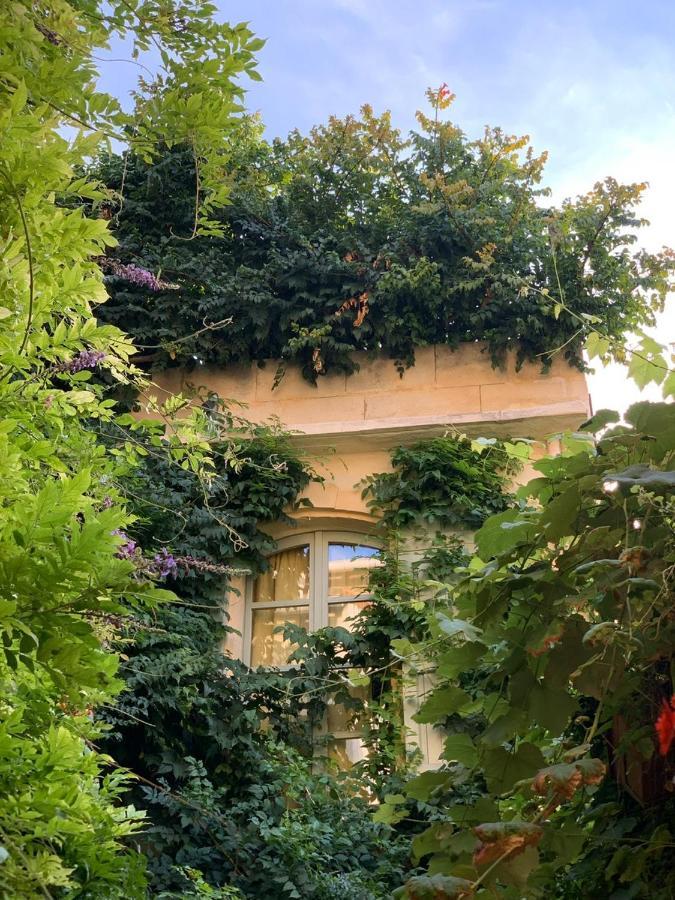 Bed and breakfast Le Patio d'Arles Extérieur photo